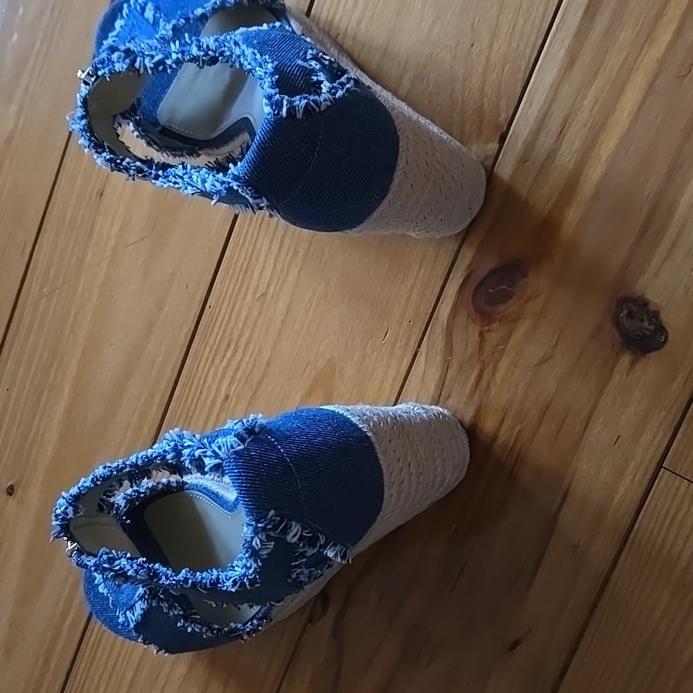 Shose - Picture 3 of 8